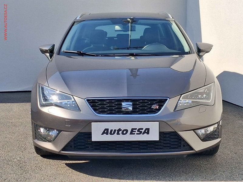 Seat Leon (2014) 1.8 TSi, FR, LED, panor, navi - fotka 2 z 18