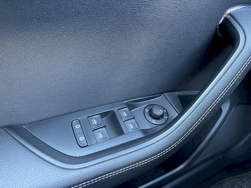 Škoda Superb (2023) 2.0 TDI 147kW DSG Style Plus c - fotka 21 z 35