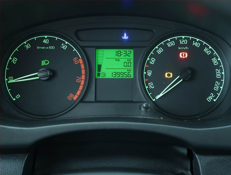Škoda Fabia (2009) 1.2, po STK, jezdí výborně - fotka 11 z 14