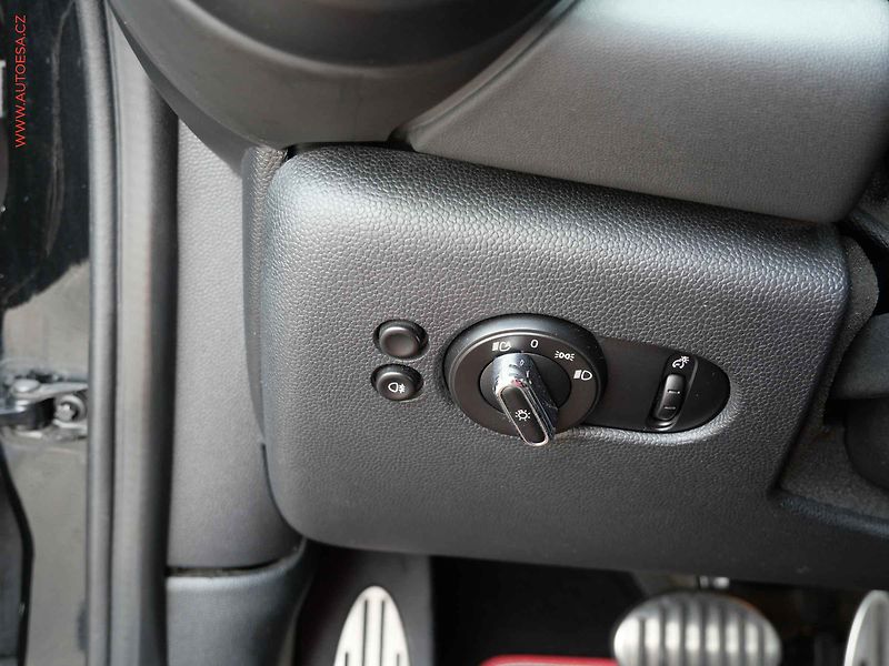 Mini JCW (2015) 2.0 T, ČR, AT, LED, kamera - fotka 15 z 29
