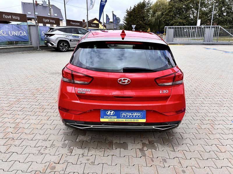 Hyundai i30 1.5DPi 81kW COMFORT 16.000km!! - fotka 6 z 21