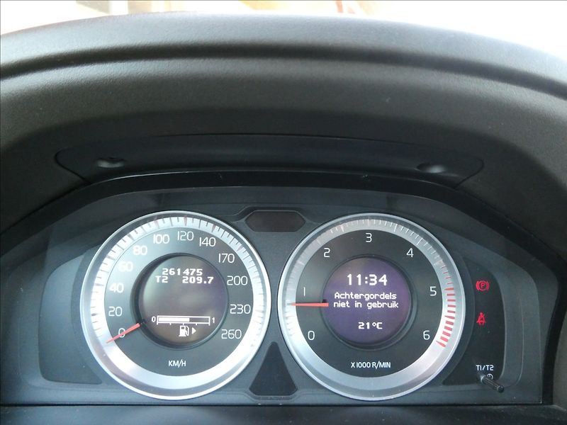 Volvo XC60 2,4 D5 Ocean Race AWD 158kW - fotka 34 z 51