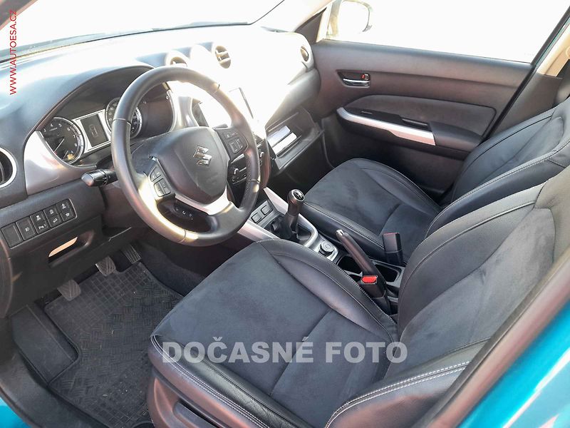 Suzuki Vitara (2017) 1.6 VVT 4x4, 1.maj,ČR, LED - fotka 3 z 3