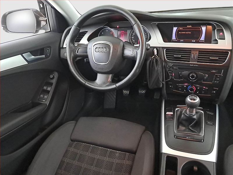 Audi A4 (2011) 2.0 TDI - fotka 7 z 17
