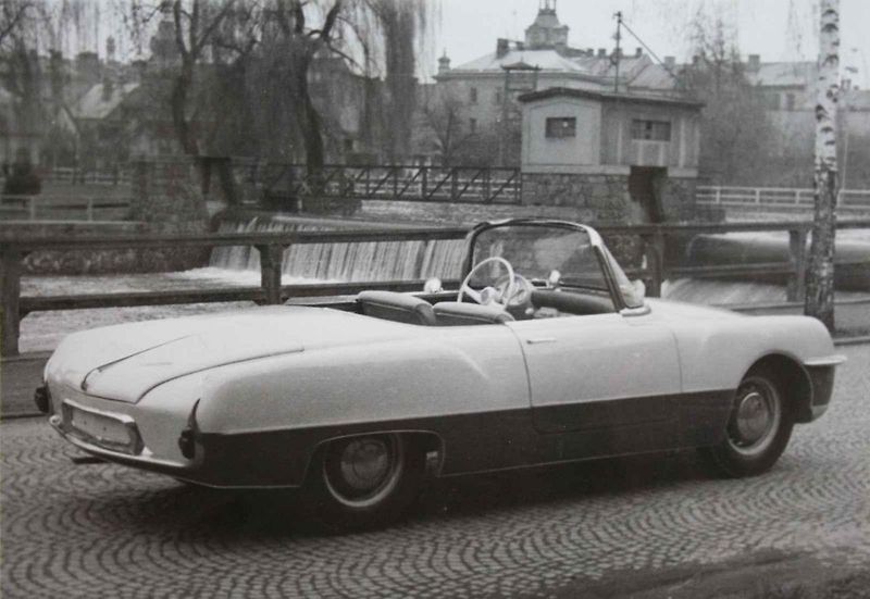 Auto je plně schopné provozu a také čas od času vyjede na silnici