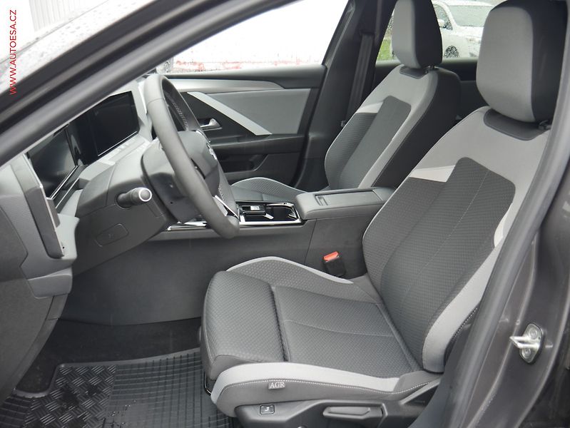 Opel Astra (2024) 1.2 T, 1.maj,ČR, Edition, LED - fotka 9 z 23