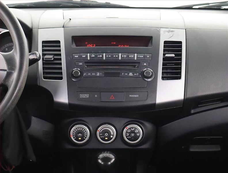 Mitsubishi Outlander (2009) 2.4 MIVEC, po STK, jezdí dobře - fotka 12 z 16