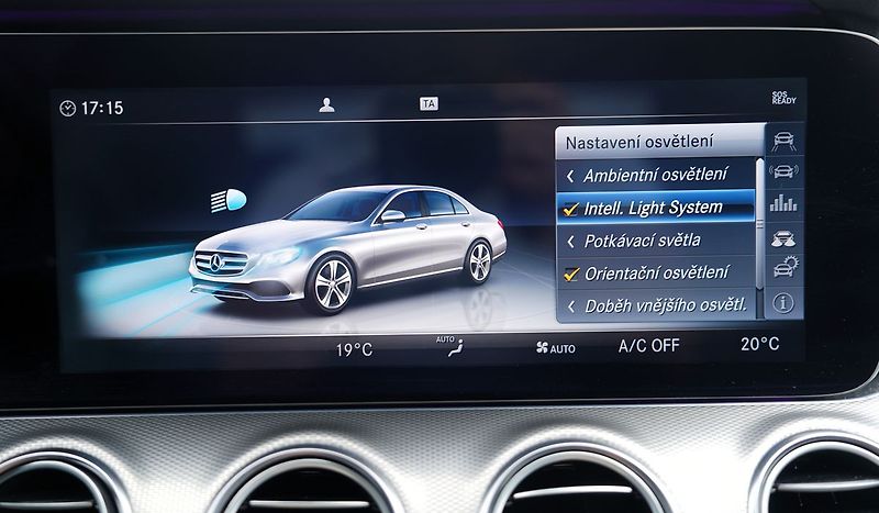 Mercedes-Benz Třídy E 350d AMG/kůže/AT/Led - fotka 36 z 40