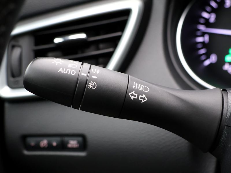 Nissan Qashqai 1,3 DIG-T 116kW DCT Shiro - fotka 17 z 33