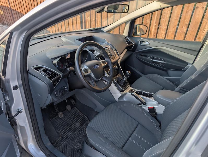 Ford Grand C-MAX (2011) - fotka 4 z 7