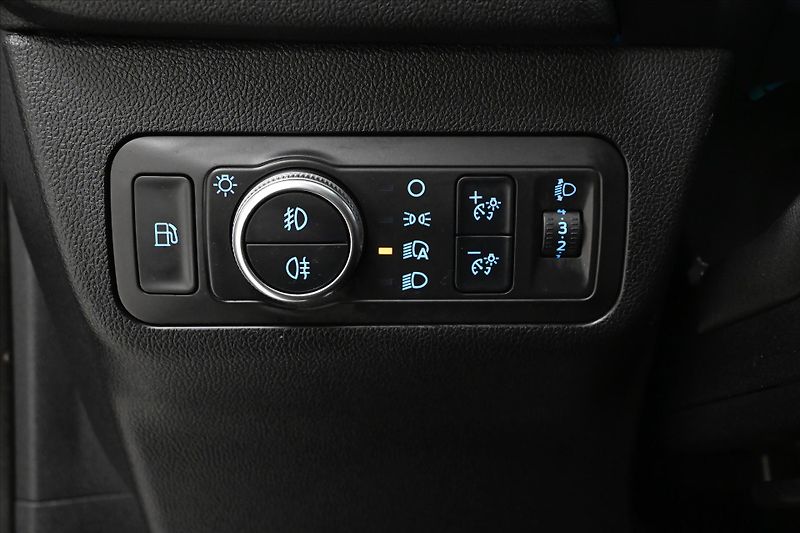 Ford Kuga 2,5 Hybrid 112kW SOH-100% ST-L - fotka 25 z 29