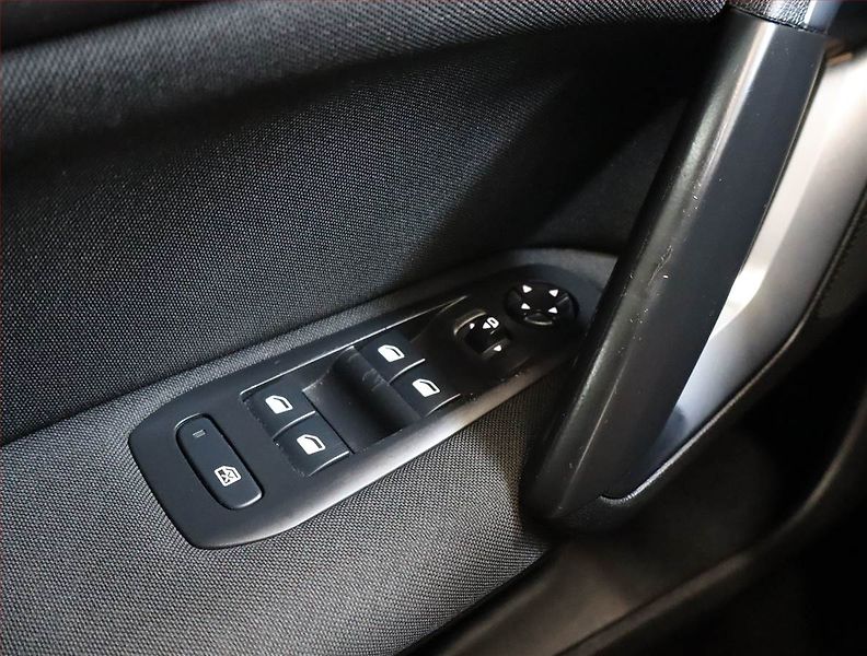 Peugeot 308 (2018) 1.6 BlueHDi, Navi, Tempomat - fotka 13 z 17