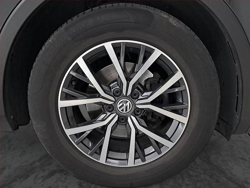 Volkswagen Tiguan (2018) 1.4 TSI, Navi, Park. senzory - fotka 15 z 16