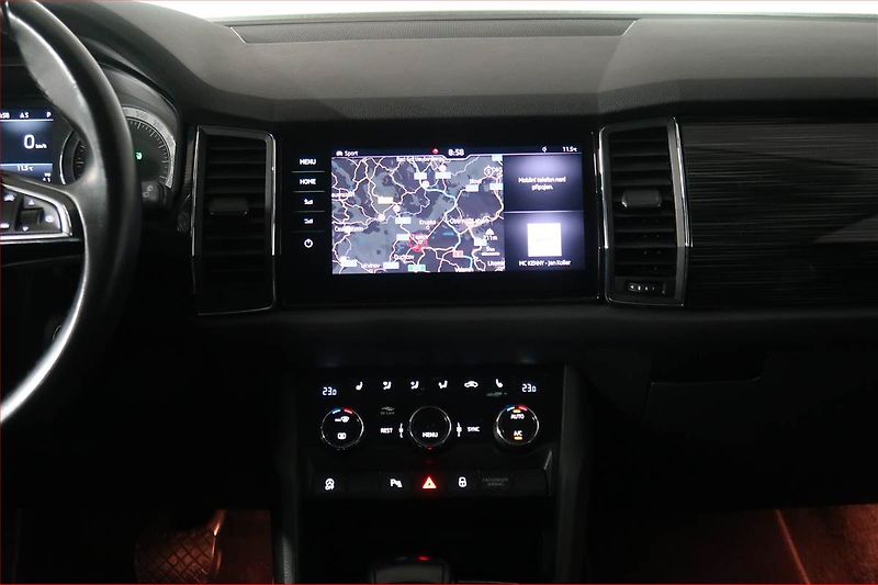 Škoda Kodiaq (2018) 1.5 TSI, Automat, 7 míst, Kůže - fotka 12 z 21