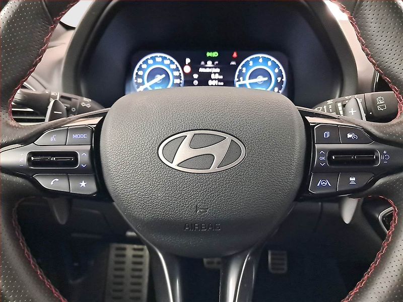 Hyundai i30 (2024) N-Line 1.5 T-GDI MHEV 48V - fotka 16 z 19