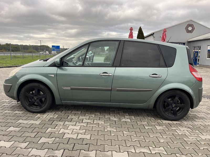 Renault Scénic (2006) 1.9 DCi - fotka 8 z 13