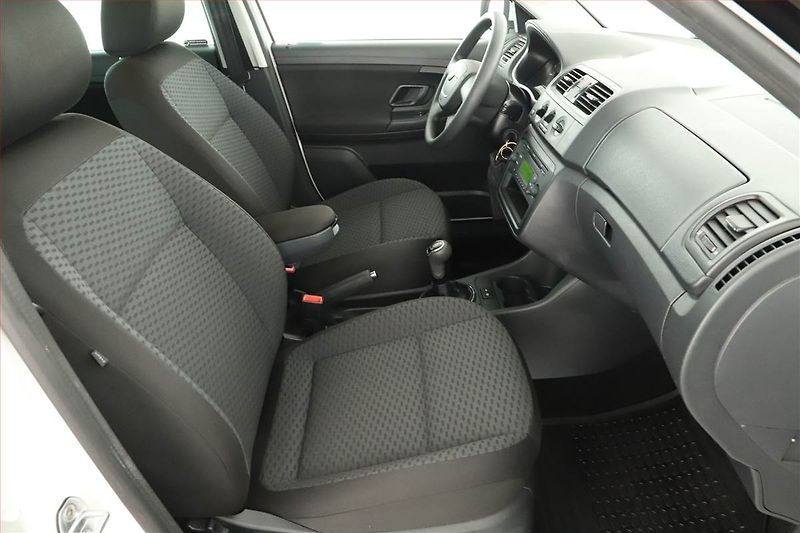 Škoda Fabia (2012) Ambition 1.2 TSI, Tempomat - fotka 7 z 12