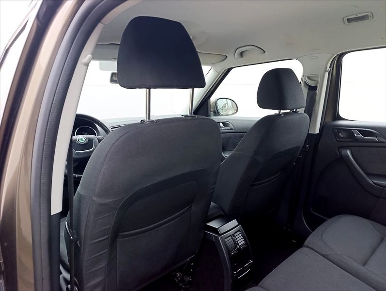 Škoda Yeti 1,6 TDi Navi Klima Tempomat - fotka 19 z 34