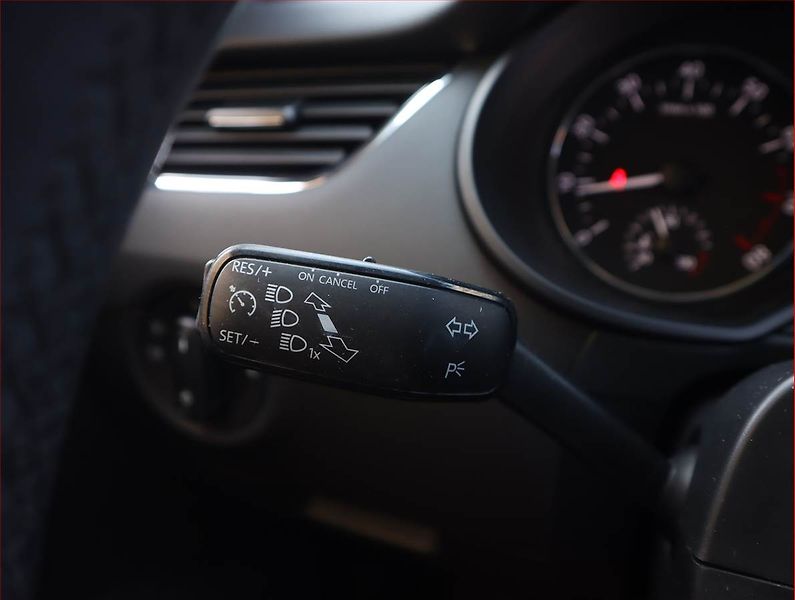 Škoda Octavia (2015) 1.4 TSI, Automat, Kůže, Navi - fotka 19 z 20