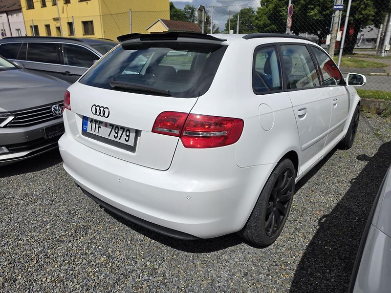 Audi A3 1.2 TFSI Xenon S-Line  - fotka 4 z 24