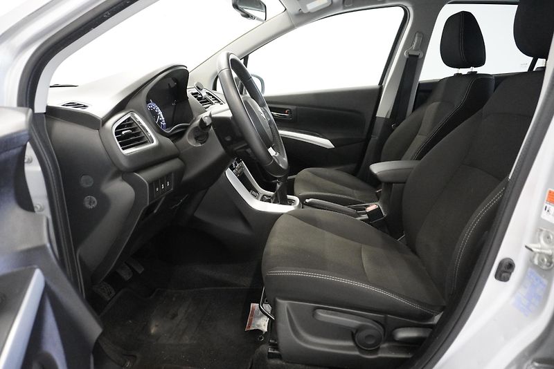 Suzuki SX4 S-Cross  S-CROSS  1,0 BOOSTERJET - fotka 11 z 27
