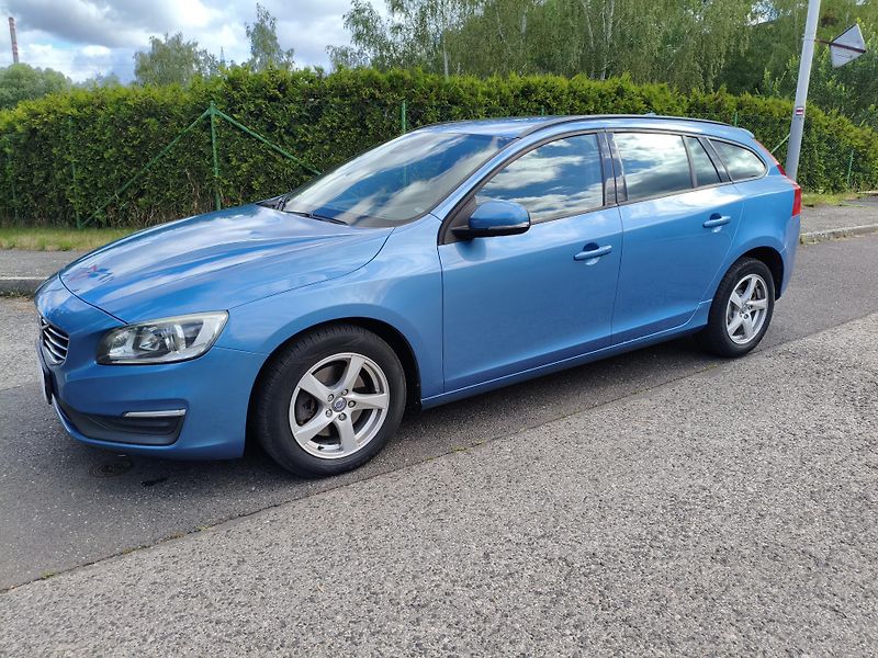 Volvo V60 (2014) 1,6 Diesel - fotka 1 z 33