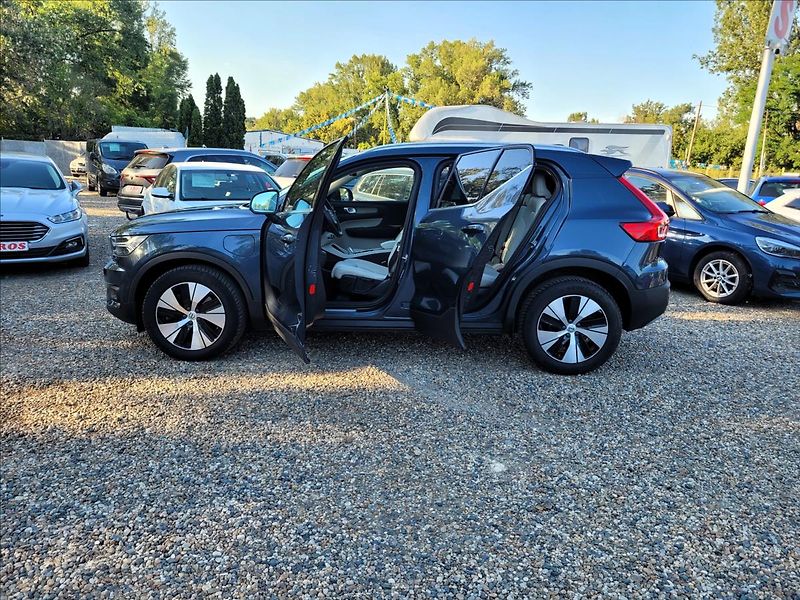 Volvo XC40 zálohováno - fotka 17 z 49