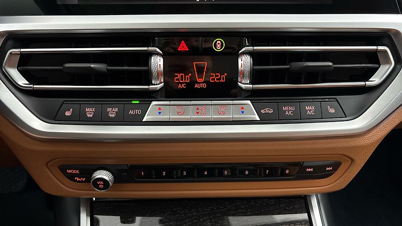 BMW Řada 3 320e AUT Luxury Line - fotka 12 z 27