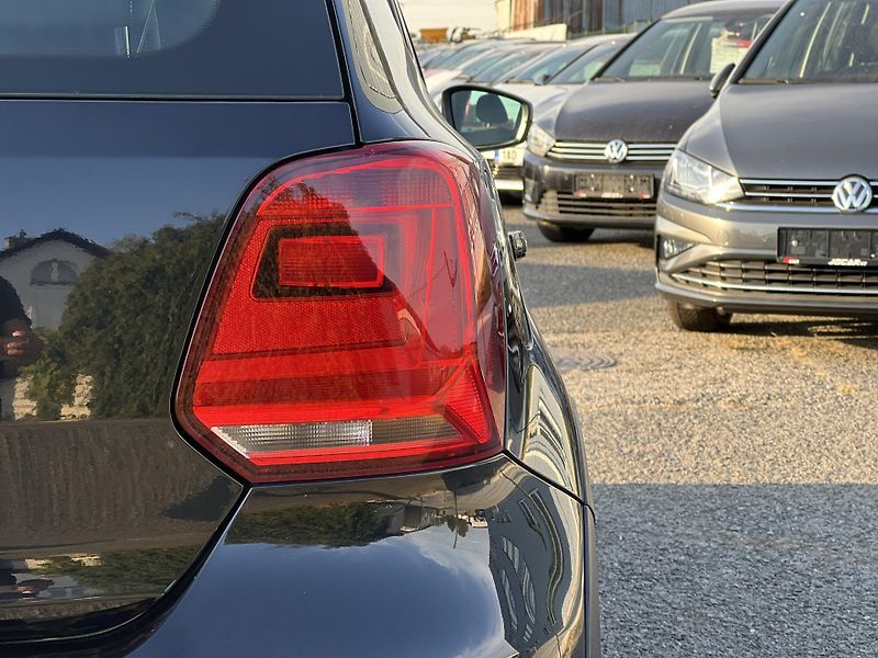 Volkswagen Polo Cross 1.0MPi 55kw TEMPOMAT ALU - fotka 46 z 48
