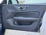 Volvo V60 B4 FWD PLUS DARK // 1. Maj. - náhled 14