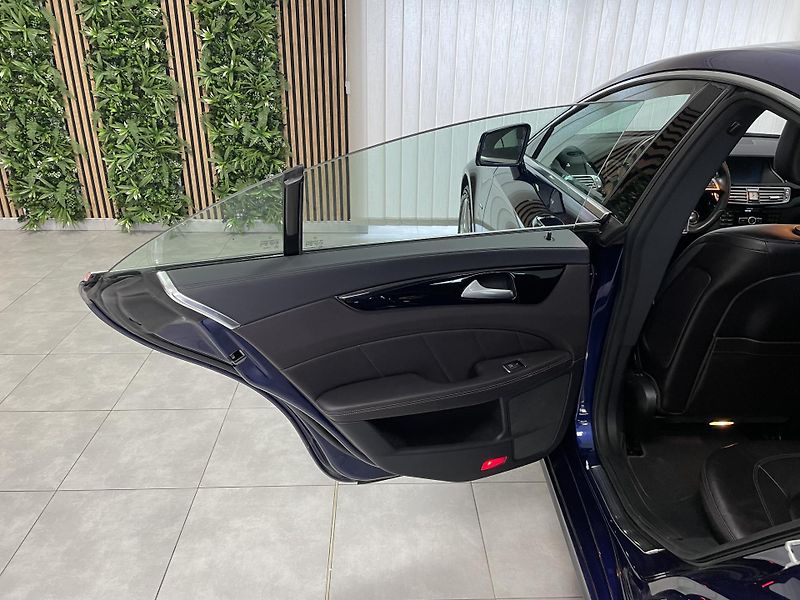 Mercedes-Benz CLS 350d 4MATIC ČR REZERVACE  - fotka 19 z 30