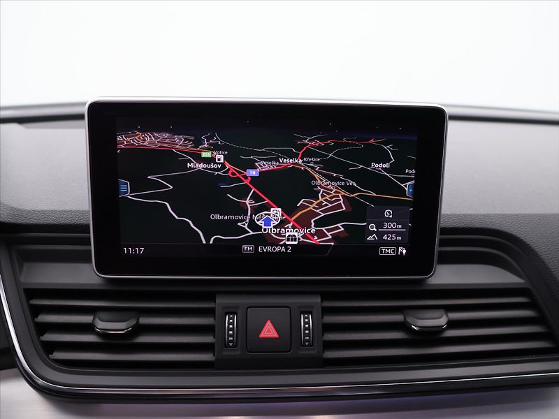 Audi Q5 2,0 TDI 140kW 4X4 Tažné CZ LED - fotka 23 z 31
