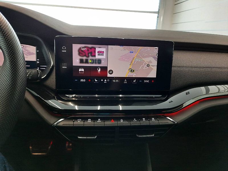 Škoda Octavia (2023) Sportline Combi 1.5 TSI (110kW - fotka 12 z 28