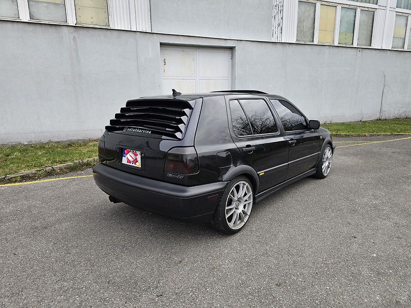 Volkswagen Golf (1992) 3 VR6, USA LOOK, ŠÍBR  - fotka 5 z 18