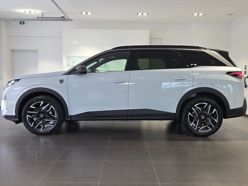 Peugeot 5008 (2025) 5008 GT Hybrid 145 e-DCS6 - fotka 4 z 16