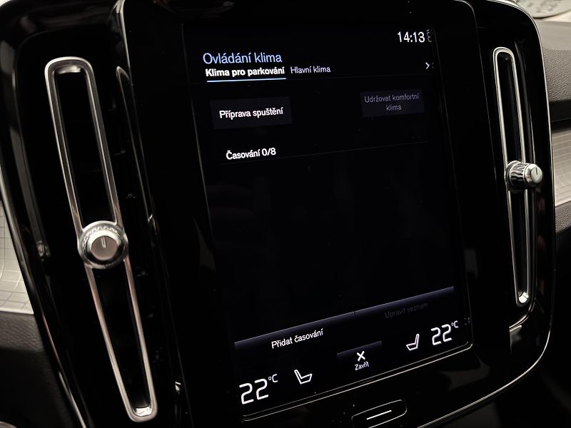 Volvo XC40 B4 MOMENTUM AUT  - fotka 42 z 47