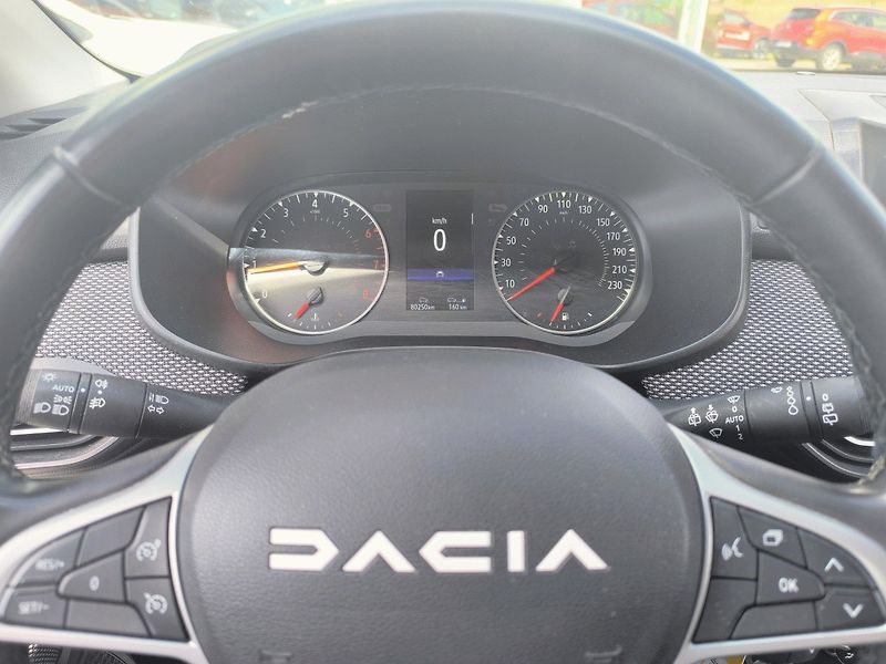 Dacia Jogger (2023) Expression 1.0Tce 110k 5míst - fotka 6 z 6