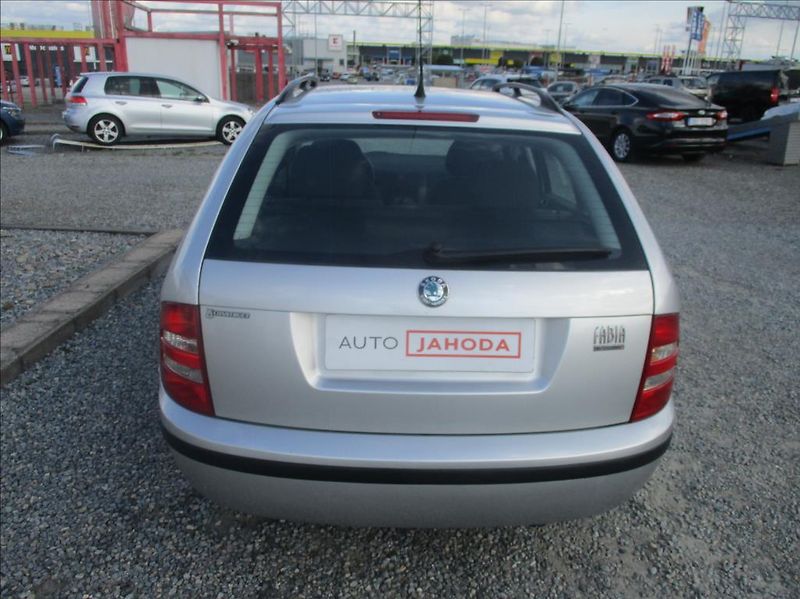 Škoda Fabia 1,2 i, 47kW,74 786km,1.maj,CZ, - fotka 6 z 29
