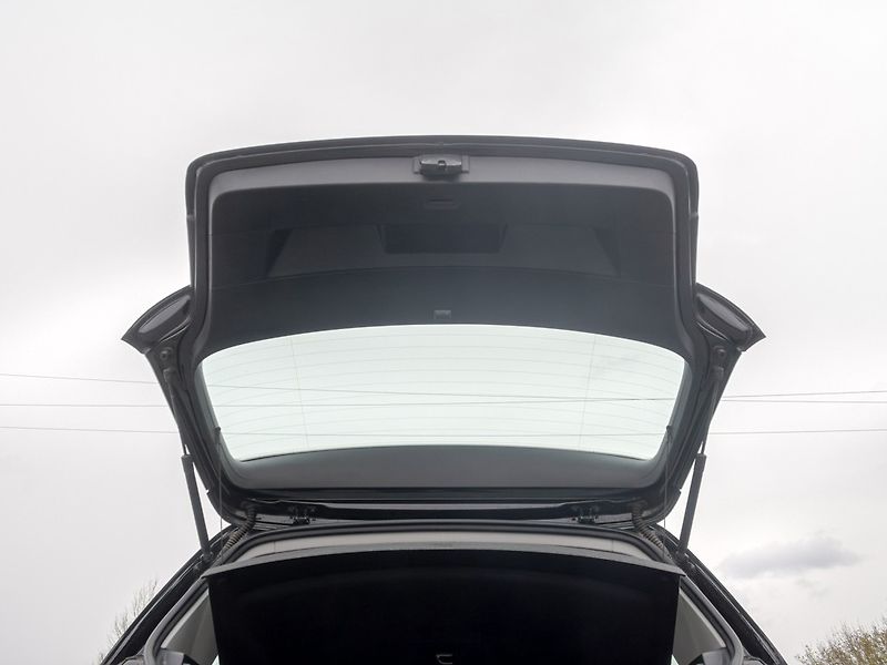 Volkswagen Golf (2012) 1.6TDI 77KW – SERVIS - fotka 36 z 46