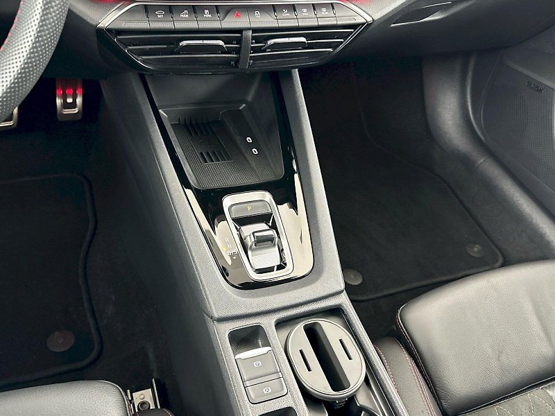 Škoda Octavia (2025) Combi DSG 2.0TSI 195kW RS - fotka 24 z 38