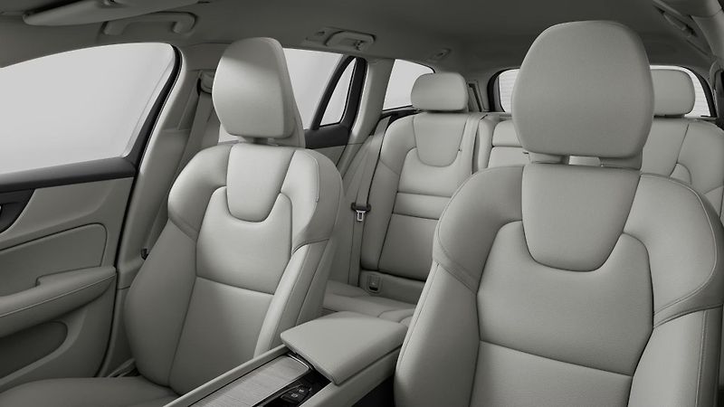 Volvo V60 (2026) B4 AUT DARK PLUS - fotka 7 z 9
