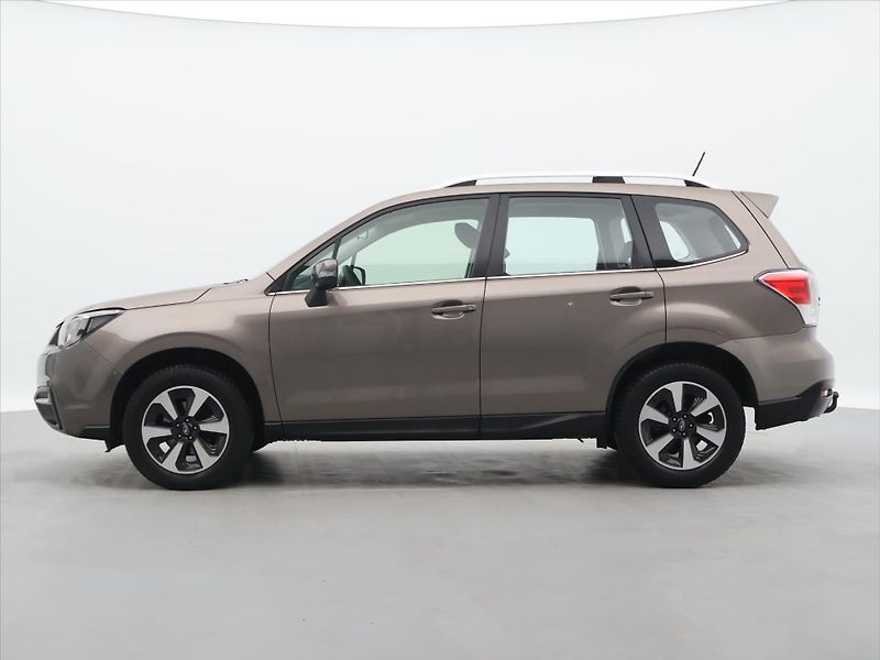 Subaru Forester 2,0 i-L 110kW Comfort 4x4 CZ - fotka 4 z 32