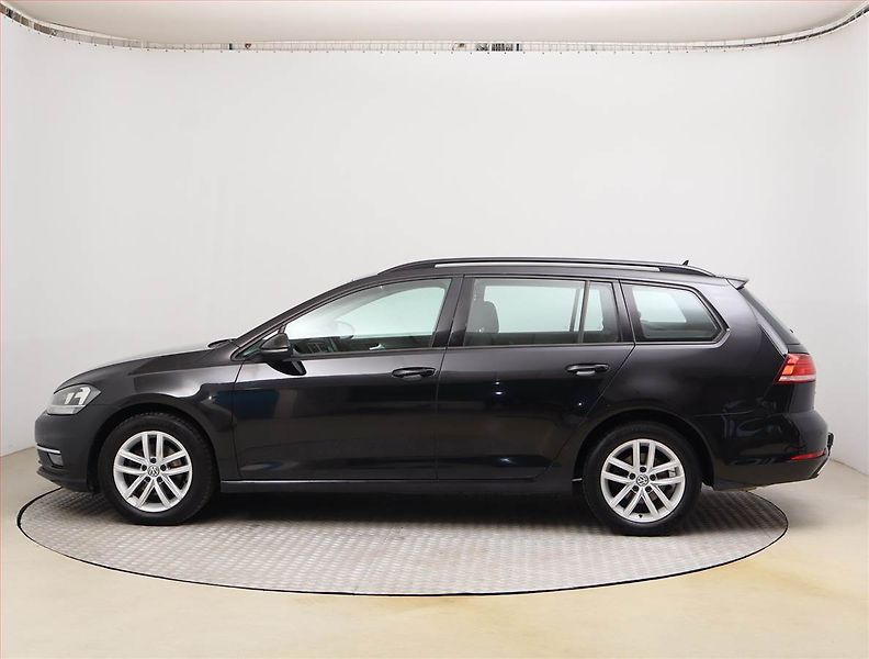 Volkswagen Golf (2017) Comfortline 2.0 TDI, Navi - fotka 3 z 24