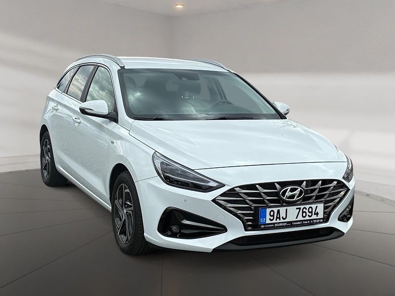 Hyundai i30 (2022) SMART 1.5T-GDI 118kW 1.CZ DPH - fotka 3 z 11