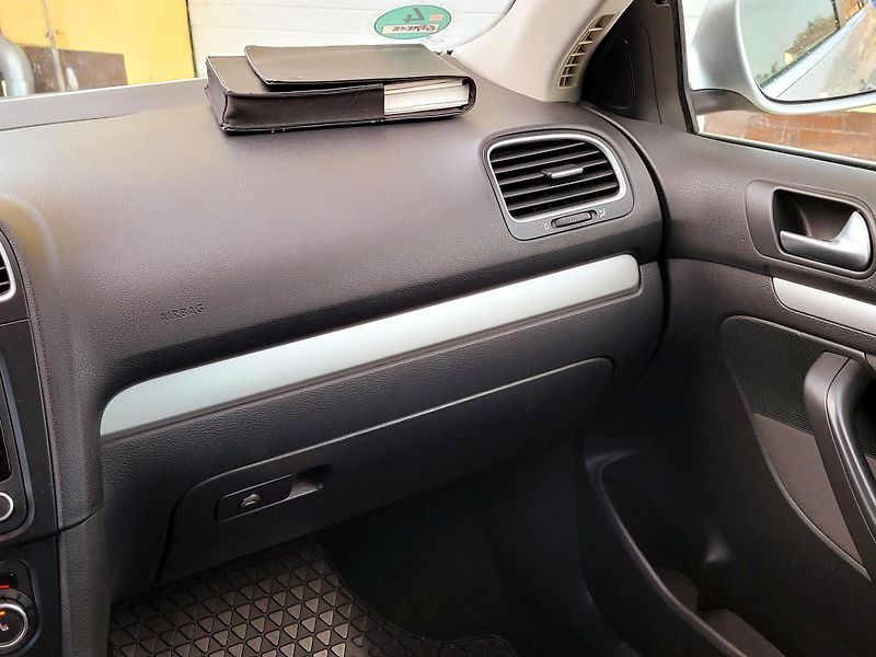 Volkswagen Golf 1,4 TSi Highline ROZVODY     - fotka 30 z 40