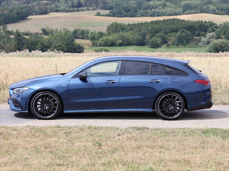 Mercedes-Benz CLA 2,0 35 AMG 225kW 4Matic DPH CZ - fotka 4 z 39