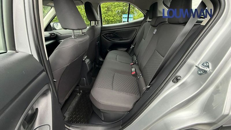 Toyota Yaris Cross 1.5L HEV CVT  Comfort - fotka 18 z 25