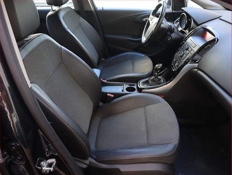 Opel Astra (2015) 1.4 T, Serv.kniha, Tempomat - fotka 9 z 18
