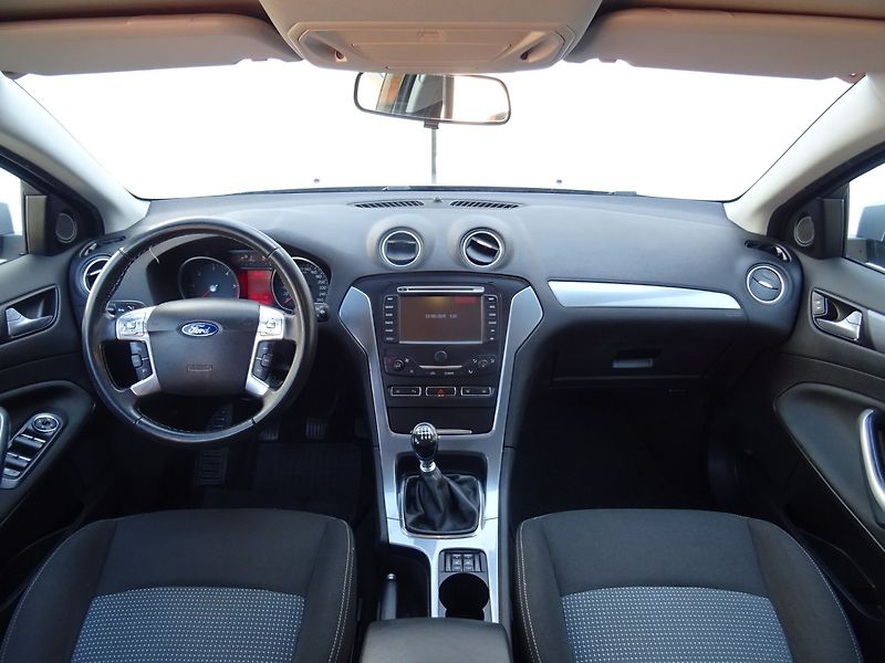 Ford Mondeo (2012) 1.6TDCi,85kW,tažne,klima - fotka 14 z 20