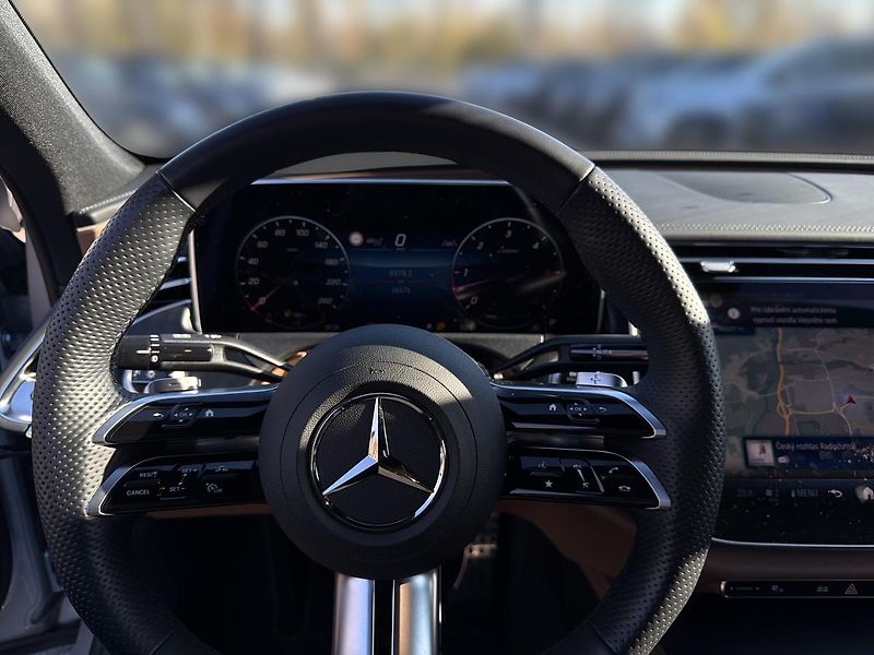 Mercedes-Benz Třídy E E 450d 4M AMG Style - fotka 10 z 18